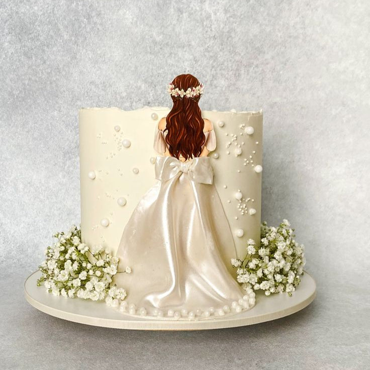 “Love & Lace Cake” featuring intricate white lace details